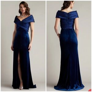 NWOT Tadashi Shoji BAL24730L - Baxter Portrait Collar Evening Gown XL